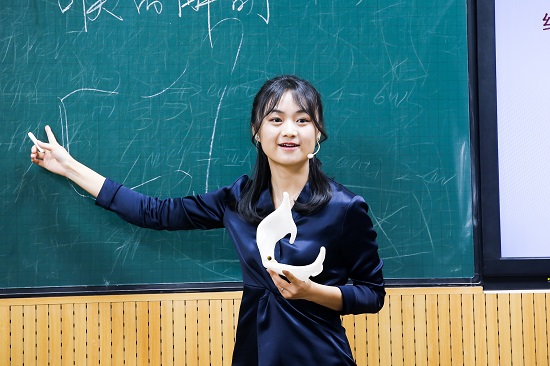 1基礎醫學院 方旋.jpg